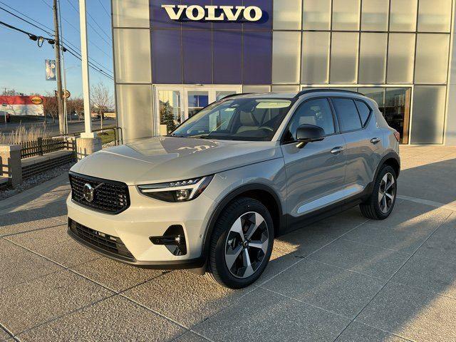 Gray (Vapour Grey Metallic) 2026 Volvo XC40 SUV / Crossover All-Wheel Drive Automatic