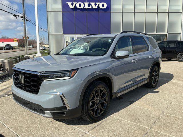 Sonic Gray Pearl 2025 Honda Pilot Elite AWD SUV / Crossover All-Wheel Drive Automatic