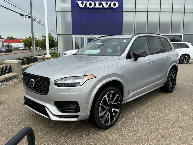 Silver Dawn Metallic 2023 Volvo XC90 Recharge T8 Plus Dark Theme eAWD SUV / Crossover All-Wheel Drive Automatic