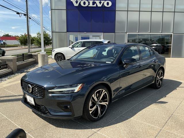 Denim Blue Metallic 2025 Volvo S60 B5 Core AWD Sedan All-Wheel Drive Automatic