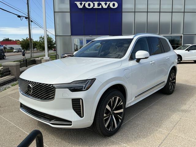 Crystal White Pearl 2026 Volvo XC90 Recharge T8 Core eAWD SUV / Crossover All-Wheel Drive Automatic
