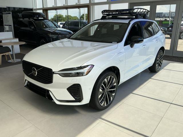 Crystal White Metallic 2026 Volvo XC60 SUV / Crossover All-Wheel Drive Automatic
