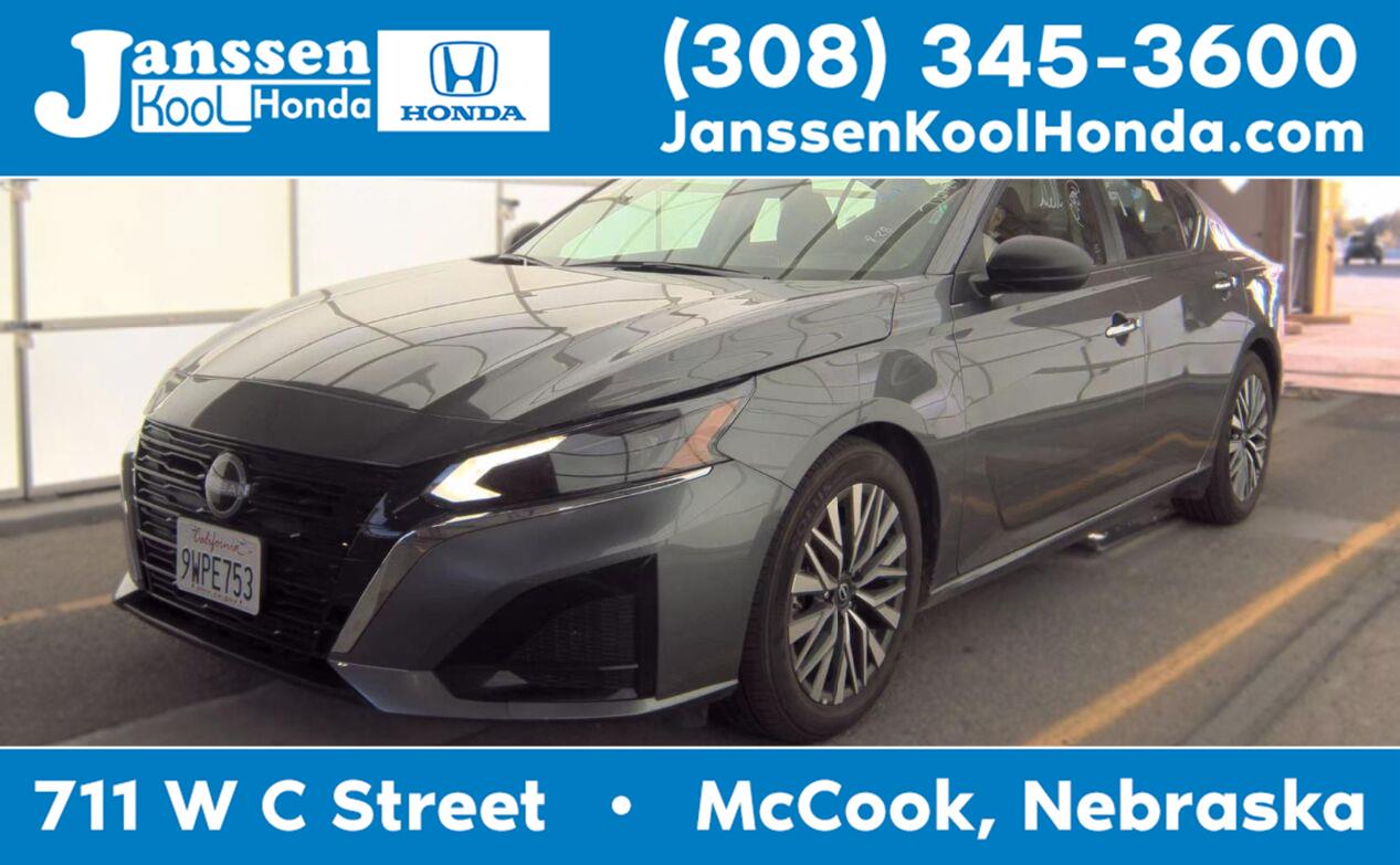 Gray (Gun Metallic) 2025 Nissan Altima Sedan Front-Wheel Drive Continuously Variable Transmission