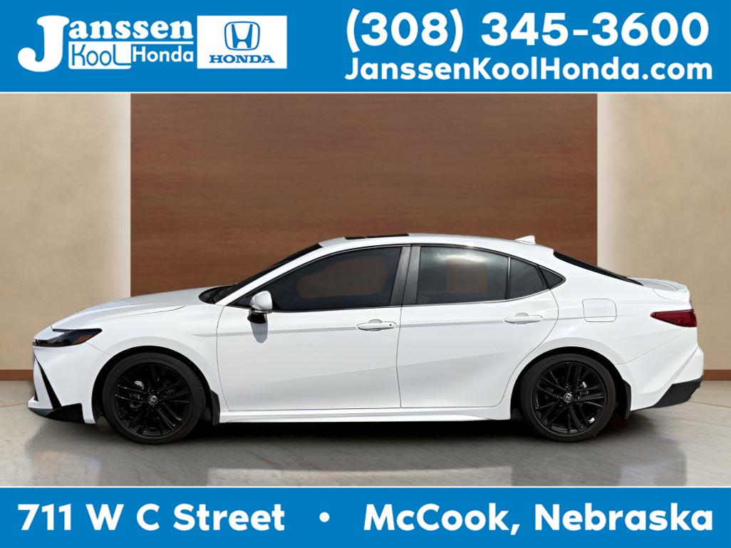 2025 Toyota Camry SE FWD