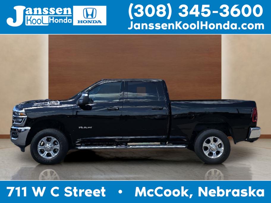 Diamond Black Crystal Pearlcoat 2026 RAM 2500 Pickup Truck Four-Wheel Drive 8-Speed Automatic