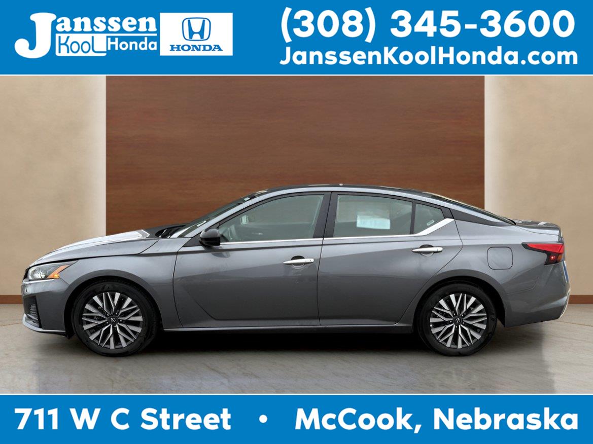 Gray (Gun Metallic) 2025 Nissan Altima Sedan Front-Wheel Drive Continuously Variable Transmission