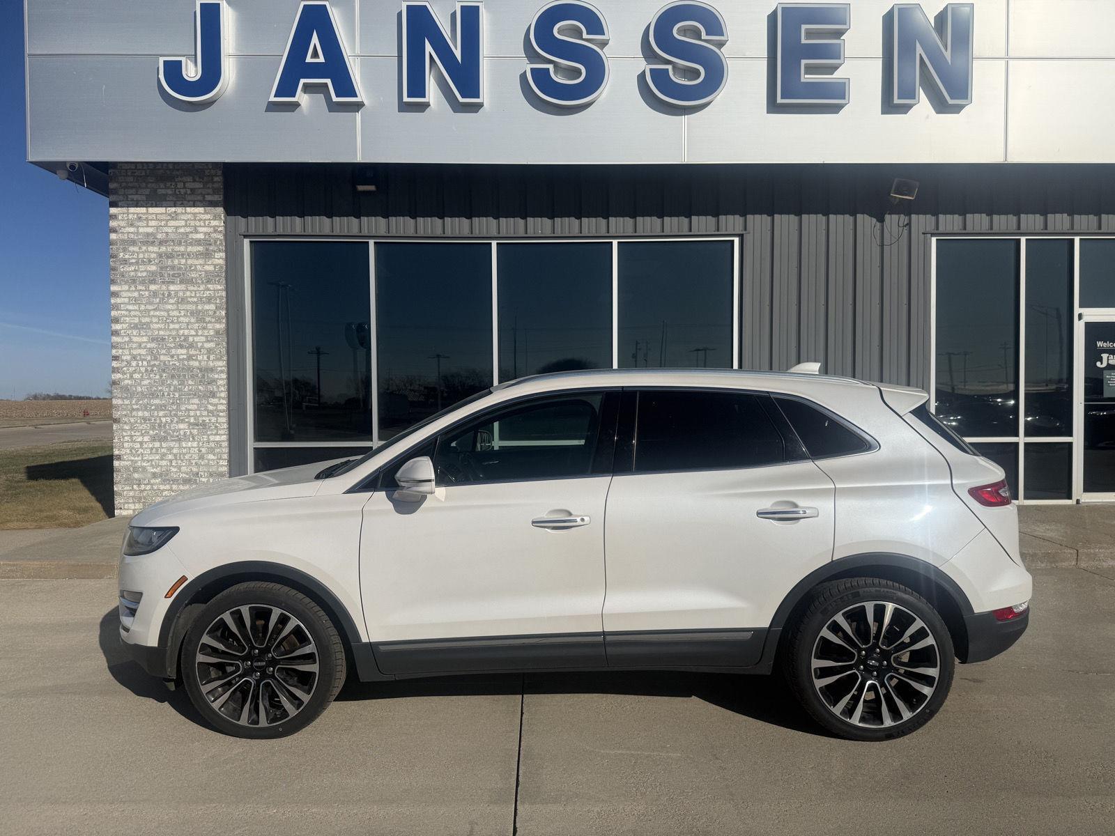 White Platinum Metallic Tri-Coat 2019 Lincoln MKC SUV / Crossover All-Wheel Drive 6-Speed Automatic
