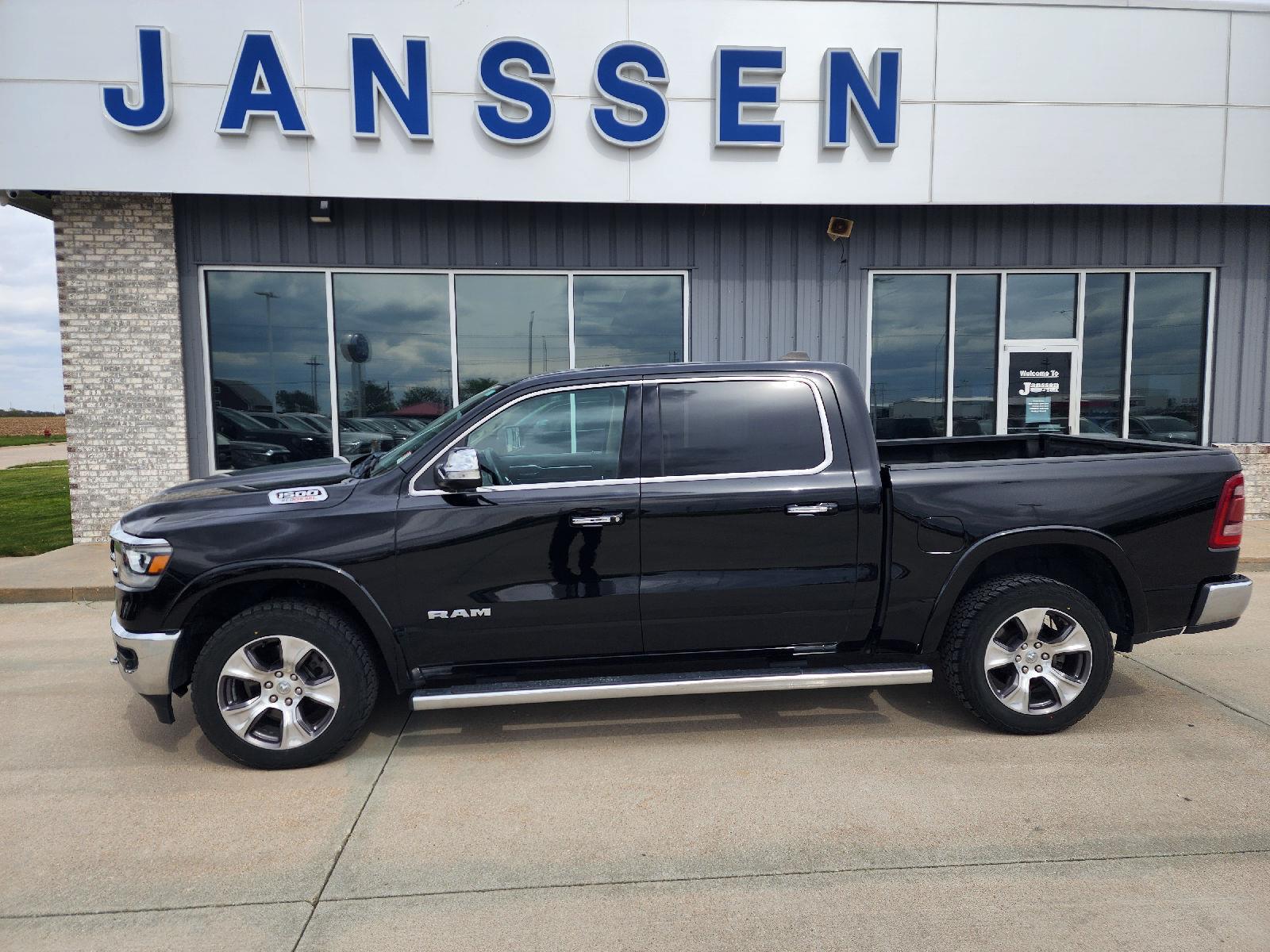 2020 RAM 1500 Laramie Crew Cab 4WD