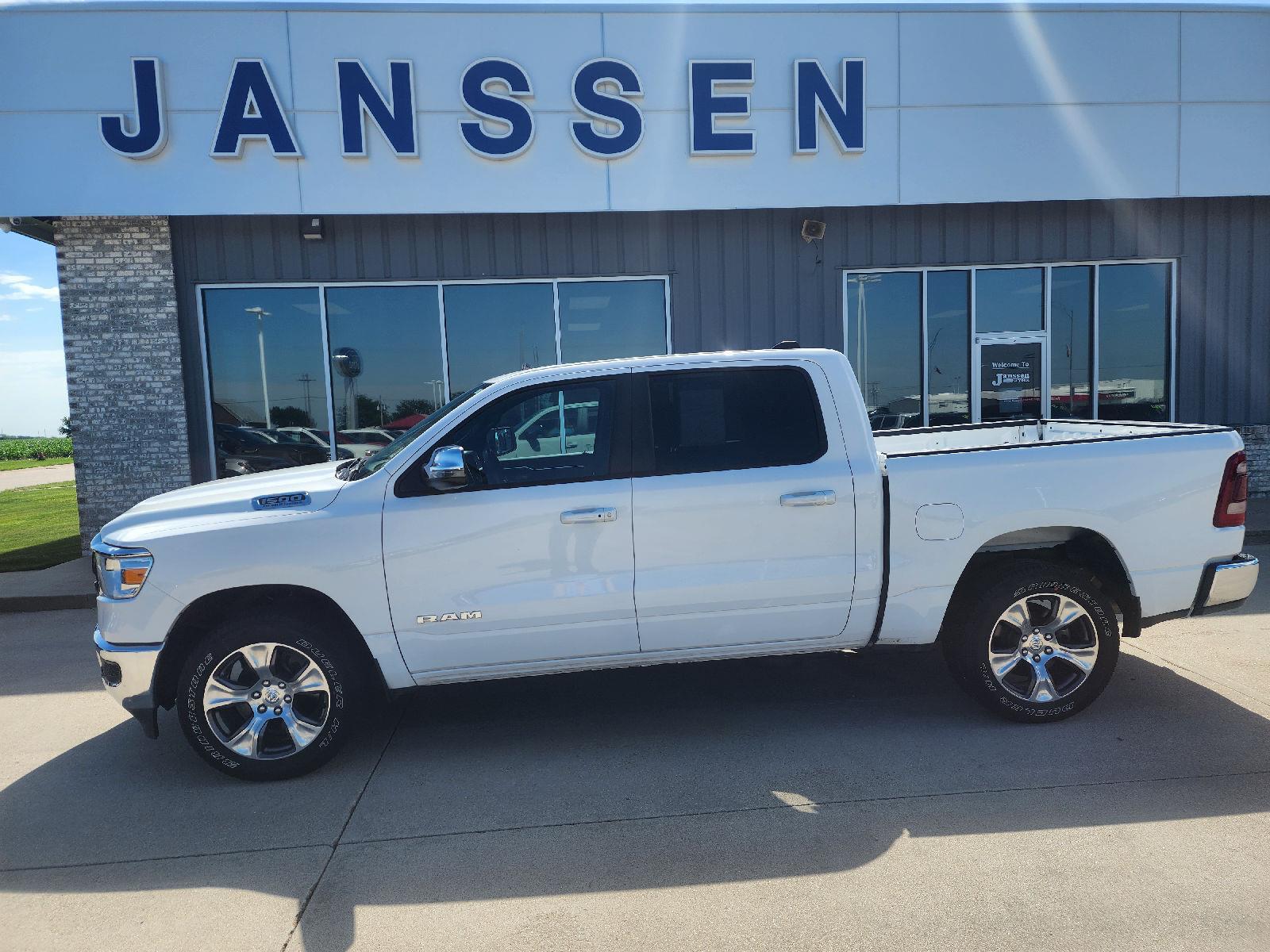 2023 RAM 1500 Laramie Crew Cab 4WD