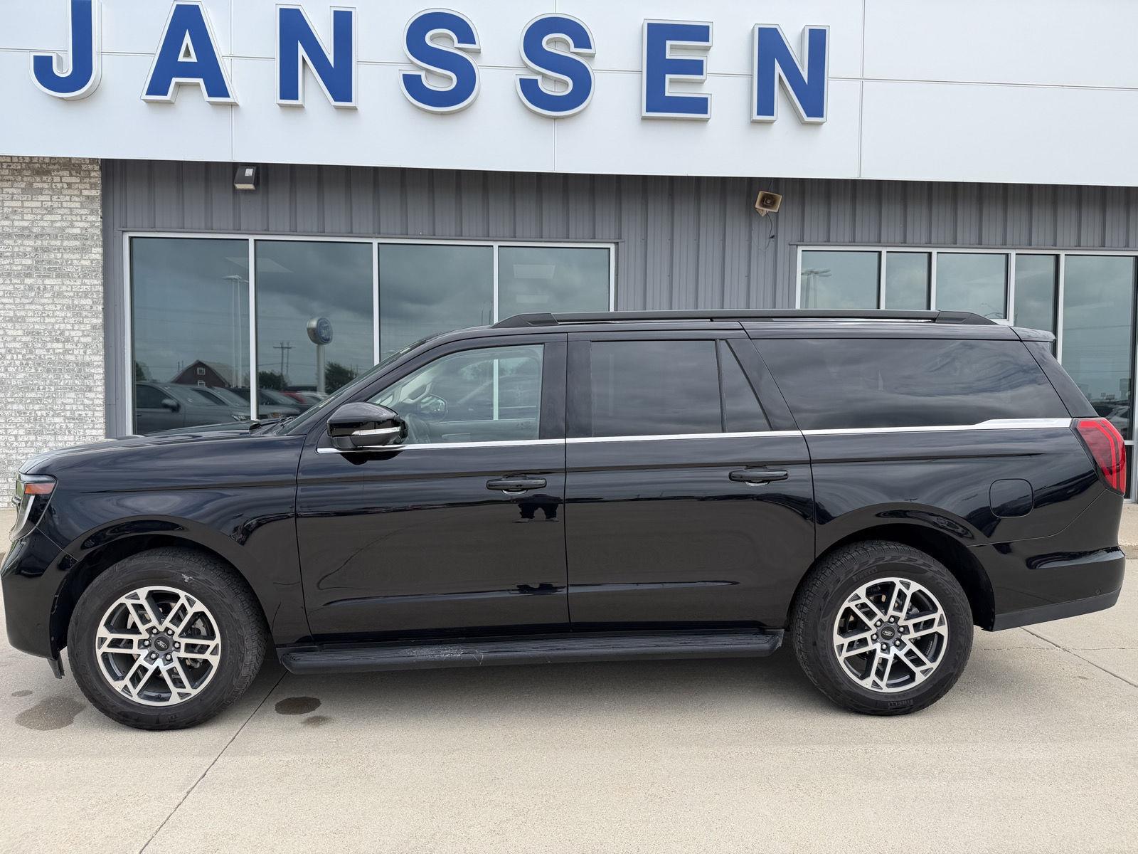 CRYSTAL BLACK PEARL 2025 Ford Expedition SUV / Crossover Four-Wheel Drive Automatic