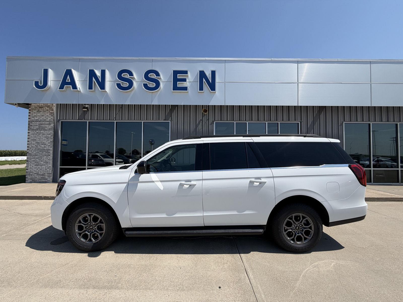 White 2025 Ford Expedition SUV / Crossover Four-Wheel Drive Automatic