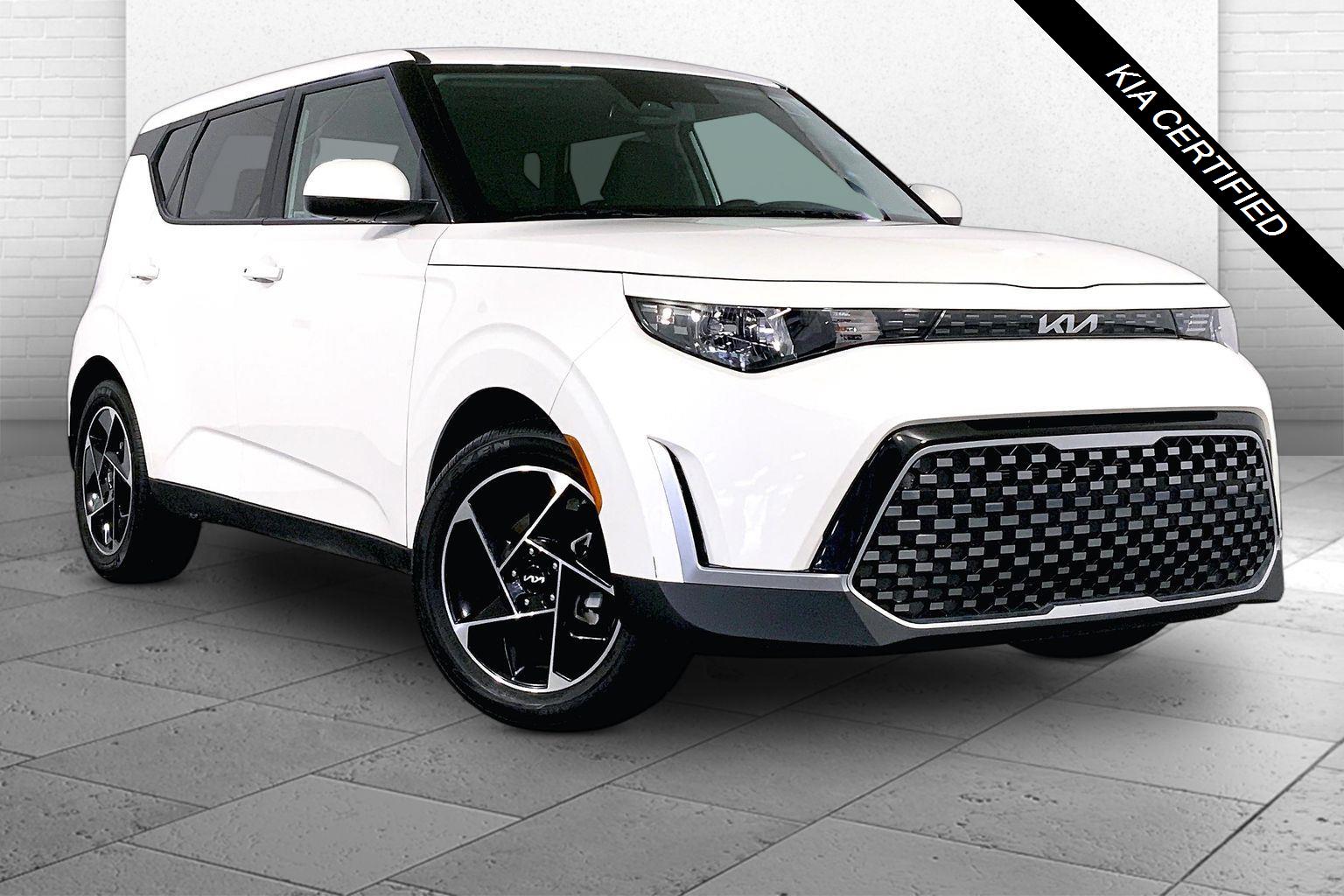 Snow White Pearl 2023 Kia Soul SUV / Crossover Front-Wheel Drive Continuously Variable Transmission
