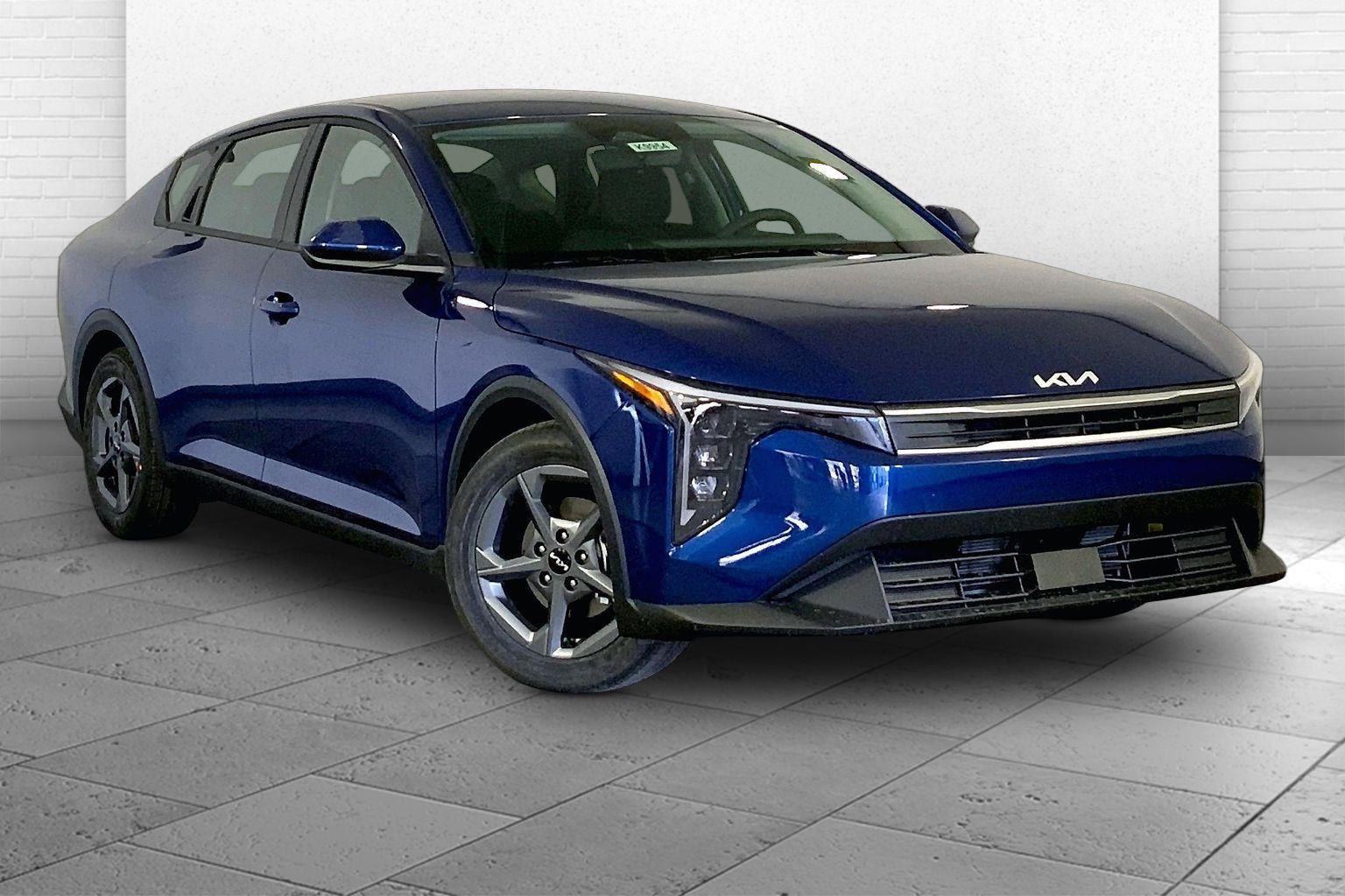Deep Sea Blue 2026 Kia K4 Sedan Front-Wheel Drive Continuously Variable Transmission