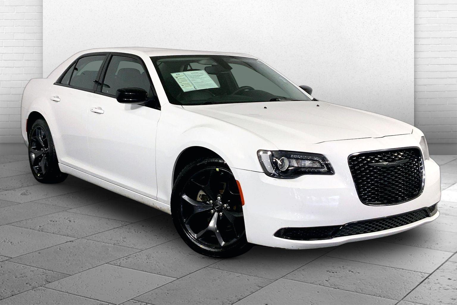 2023 Chrysler 300 Touring RWD   