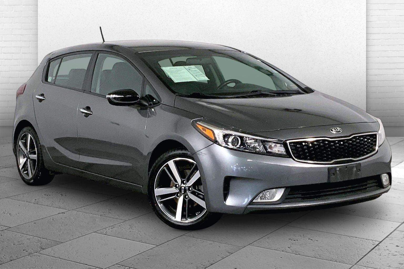 Gray (Graphite Steel) 2017 Kia Forte5 Hatchback Front-Wheel Drive 6-Speed Automatic