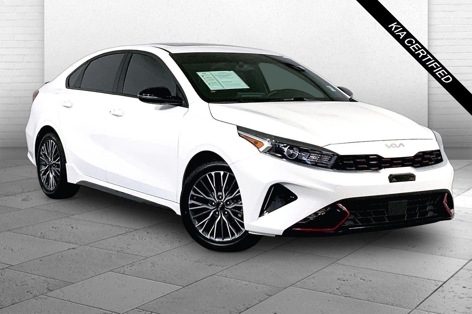 Snow White Pearl 2024 Kia Forte Sedan Front-Wheel Drive Continuously Variable Transmission