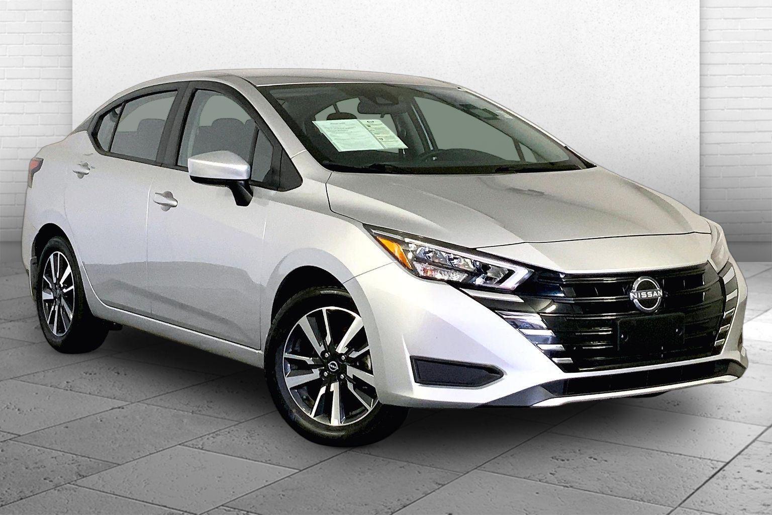 Brilliant Silver Metallic 2025 Nissan Versa Sedan Front-Wheel Drive Continuously Variable Transmission