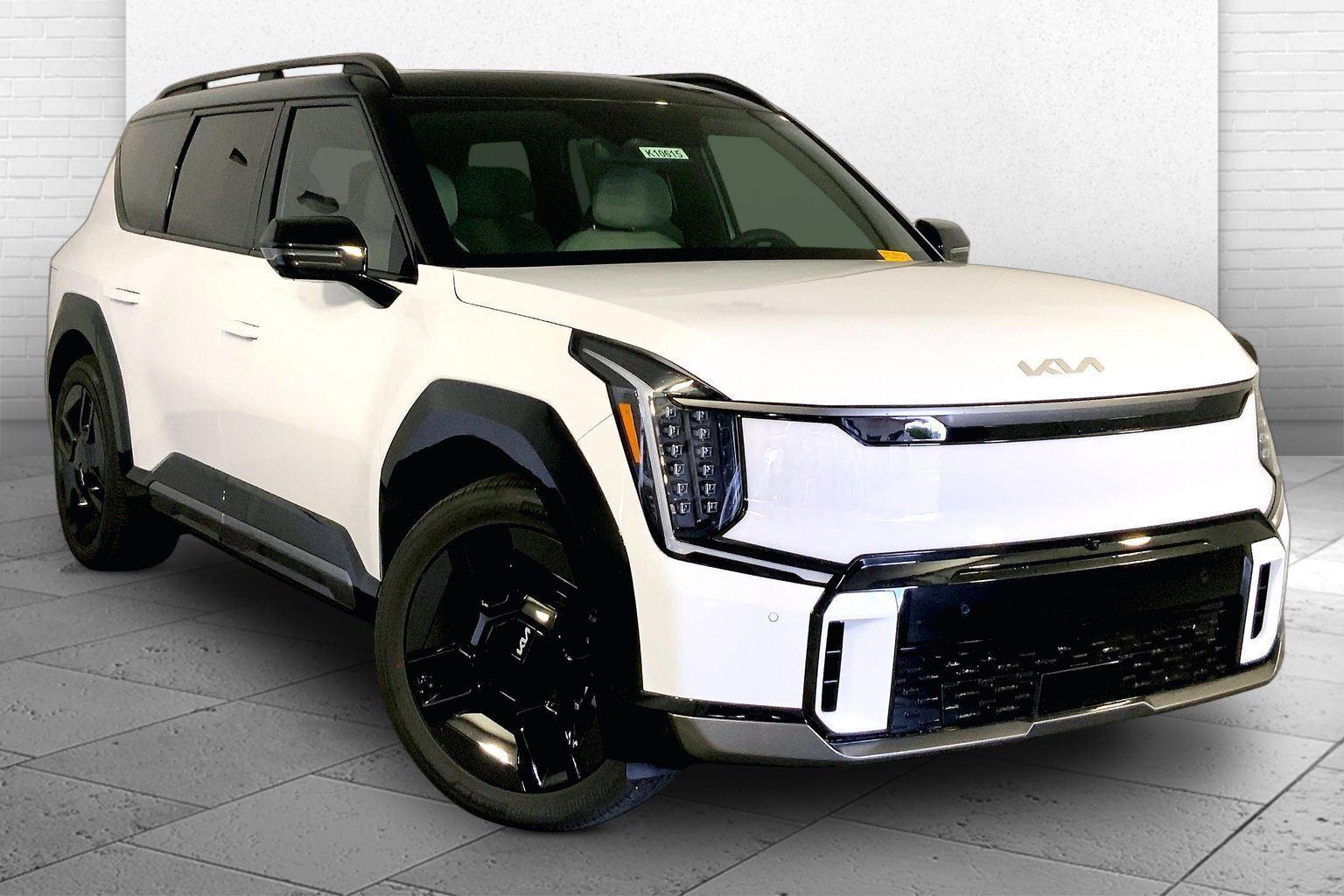 Glacial White Pearl/Ebony Black Roof 2026 Kia EV9 SUV / Crossover All-Wheel Drive 1-Speed Dual Clutch
