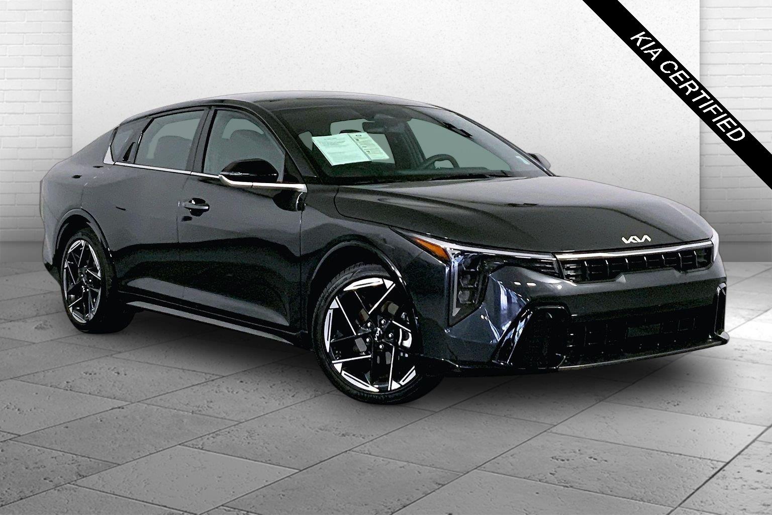 2025 Kia K4 Gris (Interstellar Gray) Sedán Tracción delantera Transmisión variable continua