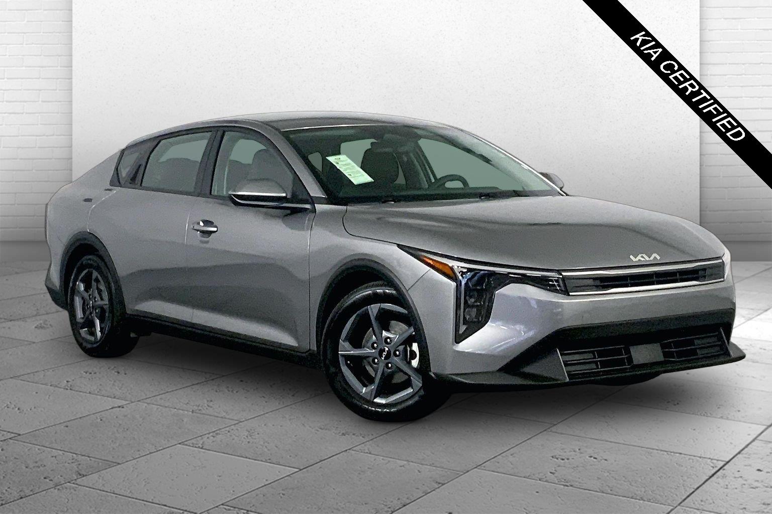  2025 Kia K4 LXS FWD   