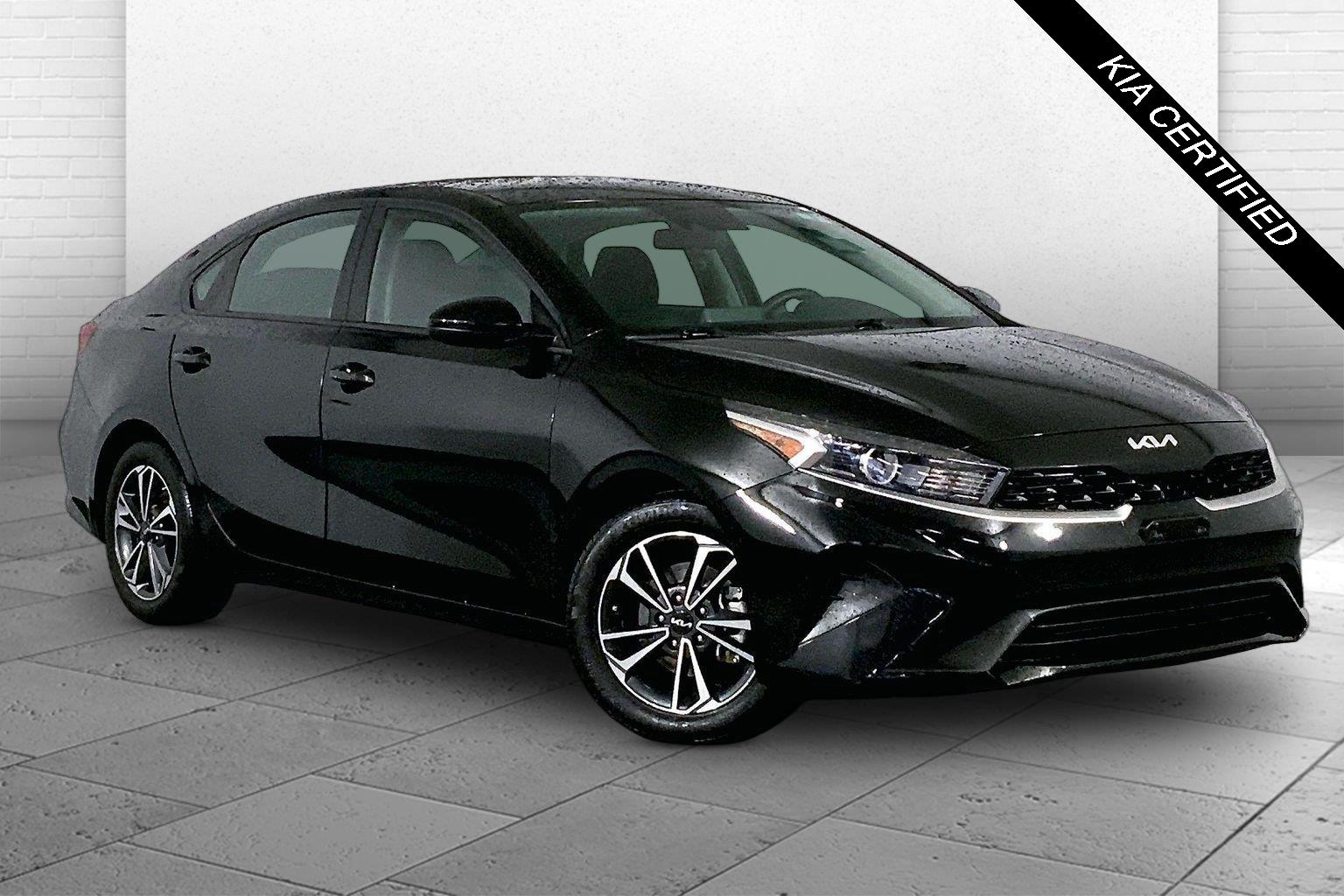 Aurora Black Pearl 2024 Kia Forte Sedan Front-Wheel Drive Continuously Variable Transmission