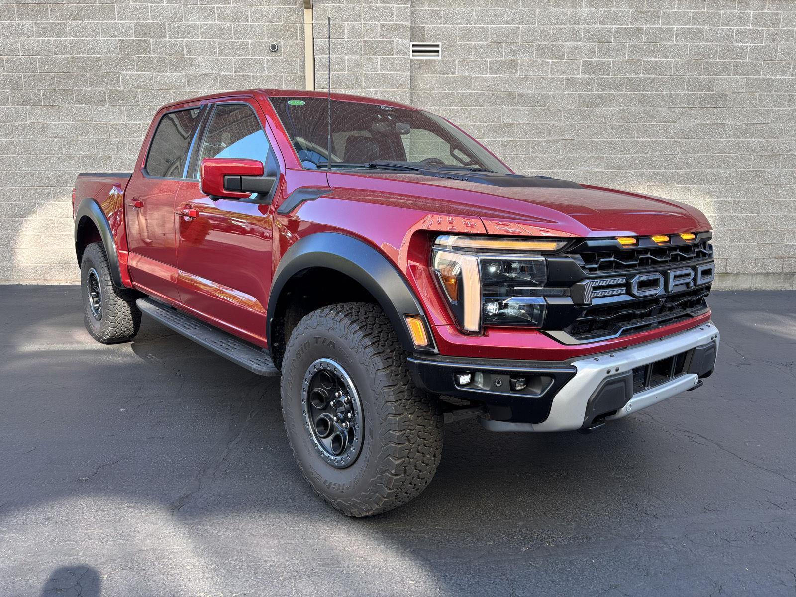 Rapid Red Metallic Tinted Clearcoat 2025 Ford F-150 Raptor SuperCrew 4WD Pickup Truck Four-Wheel Drive Automatic
