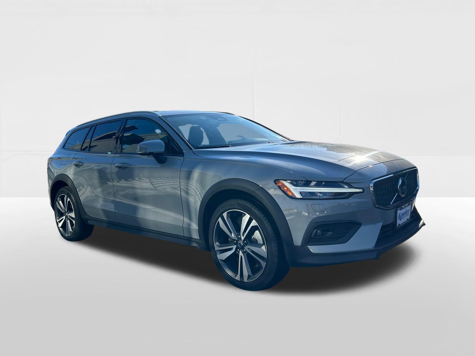 2025 Volvo V60 Cross Country B5 Plus AWD
