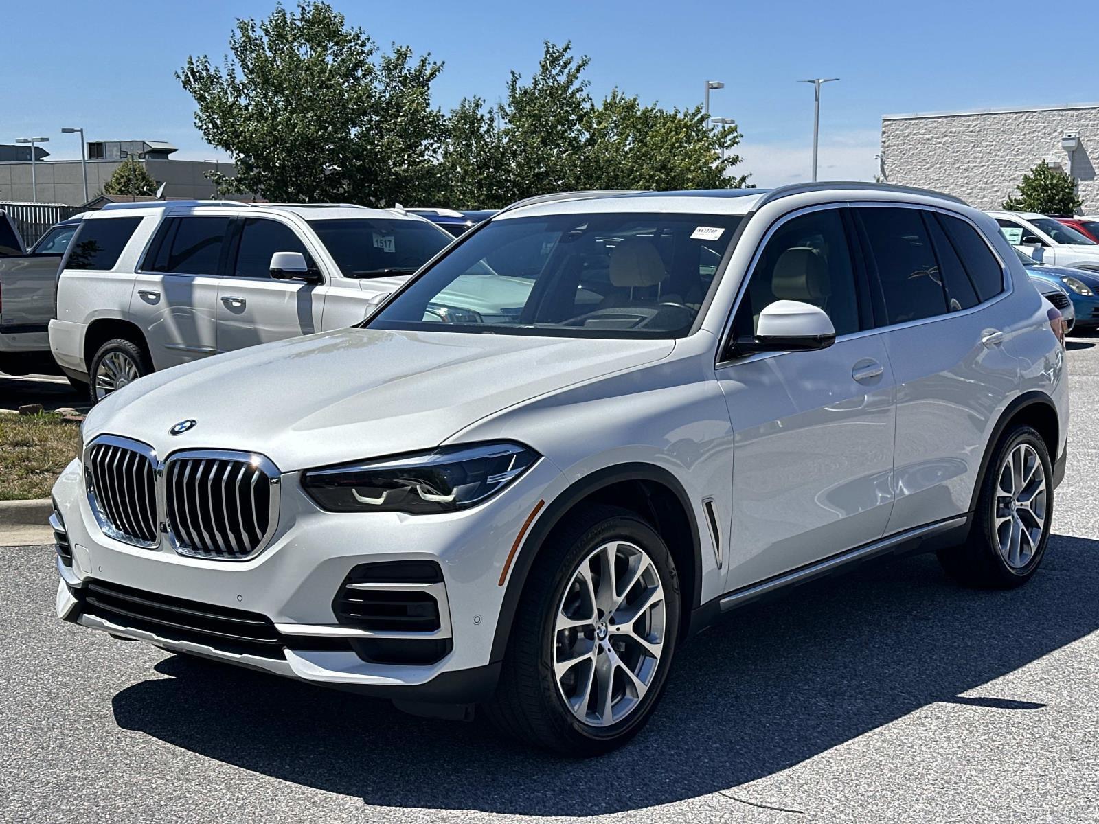 Mineral White Metallic 2022 BMW X5 SUV / Crossover All-Wheel Drive 8-Speed Automatic