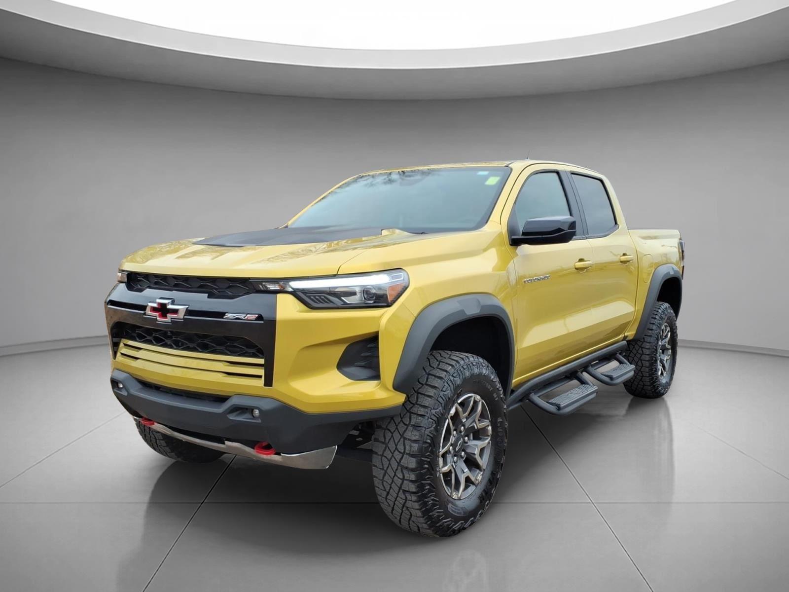 Nitro Yellow Metallic 2023 Chevrolet Colorado Pickup Truck Four-Wheel Drive 8-Speed Automatic