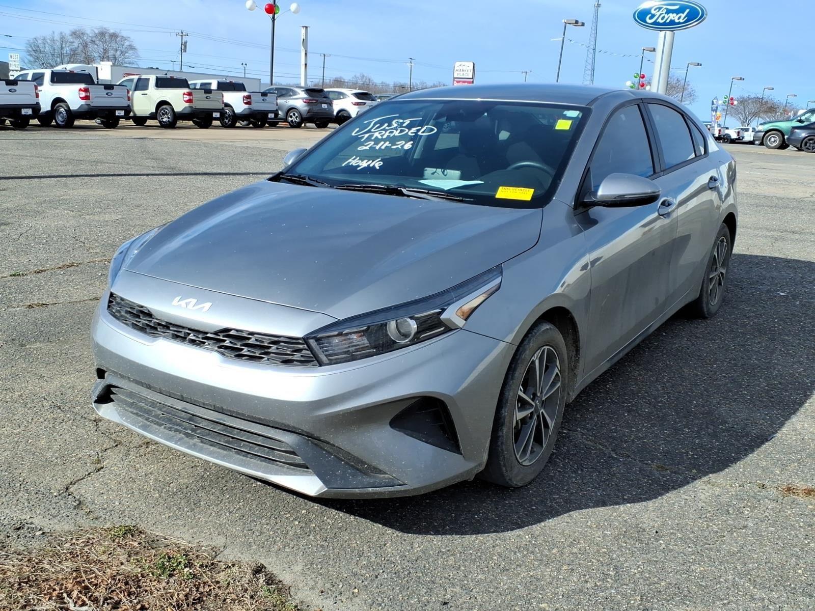Aurora Black Pearl 2016 Kia Forte Sedan Front-Wheel Drive Automatic