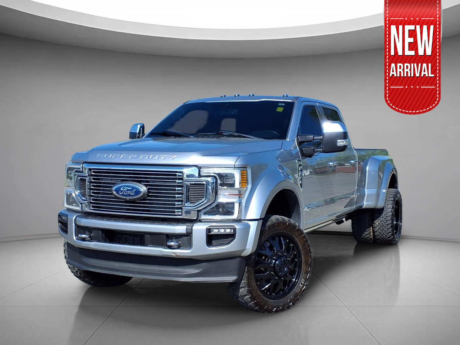 Iconic Silver Metallic 2022 Ford F-450 Super Duty Platinum Crew Cab LB DRW 4WD Pickup Truck Four-Wheel Drive Automatic