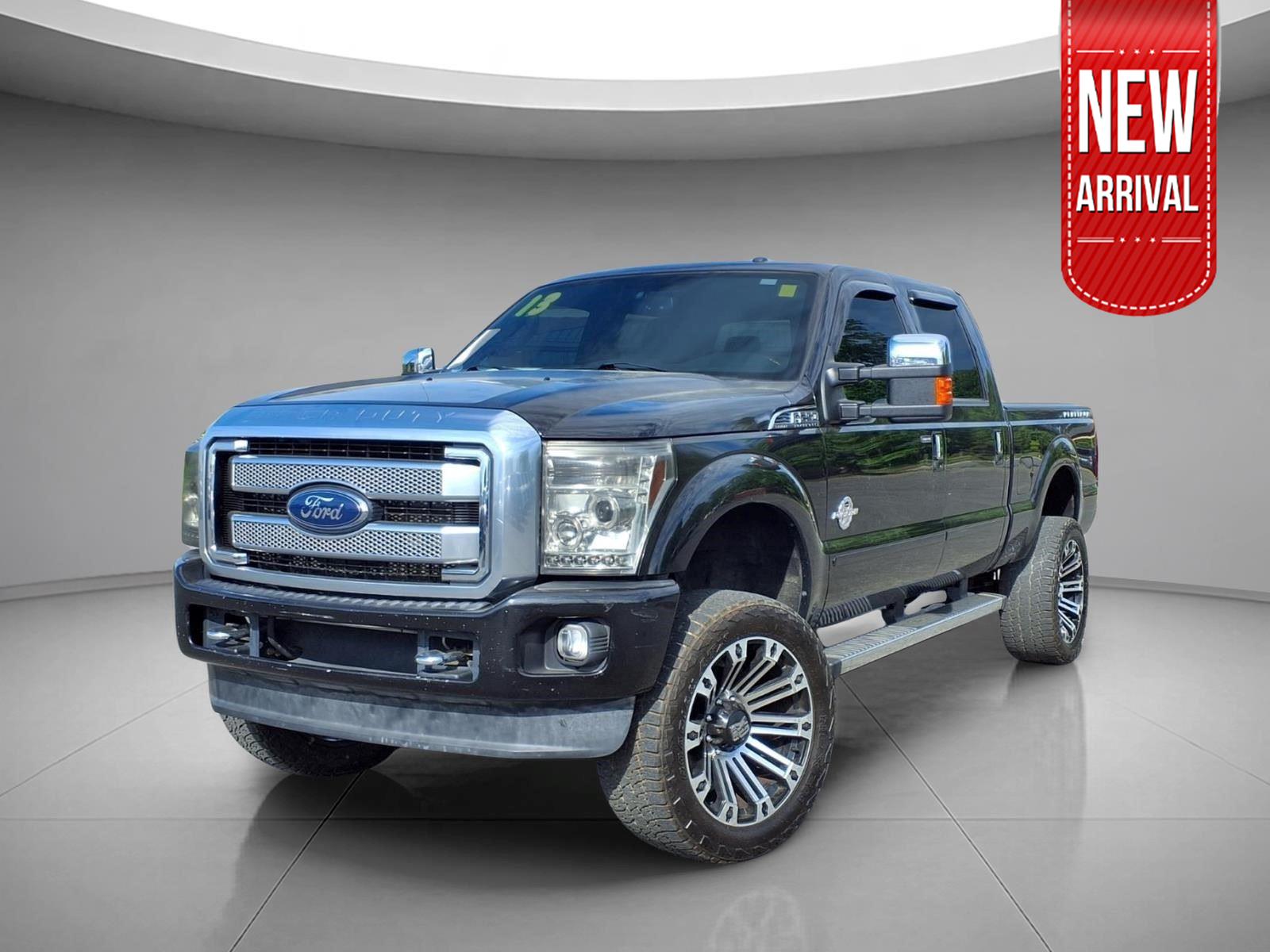 Tuxedo Black Metallic 2013 Ford F-250 Super Duty Platinum Crew Cab 4WD Pickup Truck Four-Wheel Drive 6-Speed Automatic
