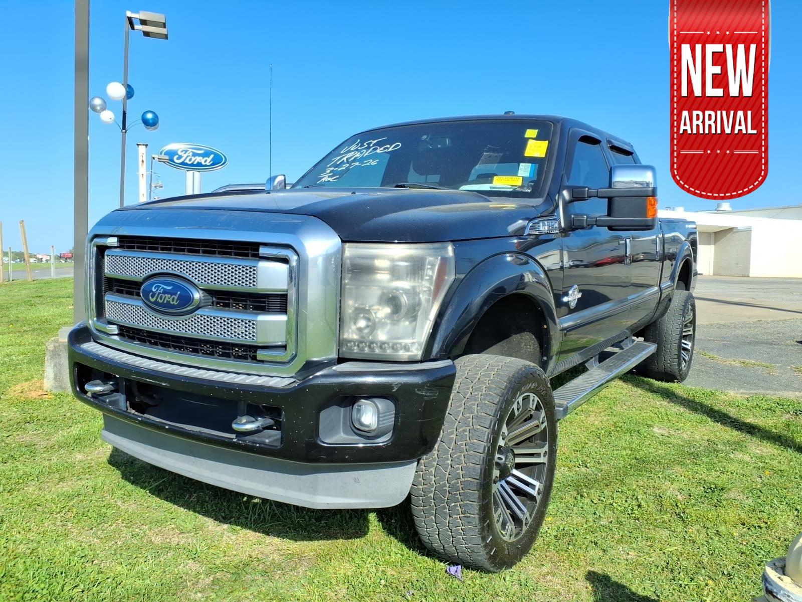 Tuxedo Black Metallic 2013 Ford F-250 Super Duty Platinum Crew Cab 4WD Pickup Truck Four-Wheel Drive 6-Speed Automatic