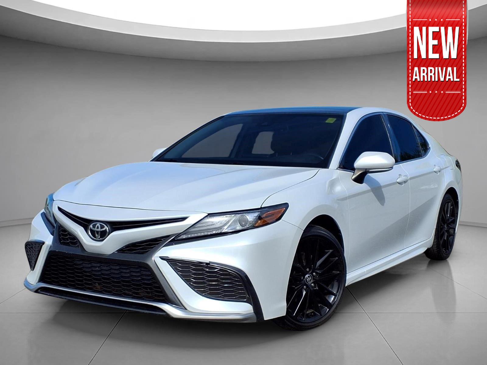 White (Wind Chill Pearl) 2021 Toyota Camry XSE FWD Sedan Front-Wheel Drive Automatic