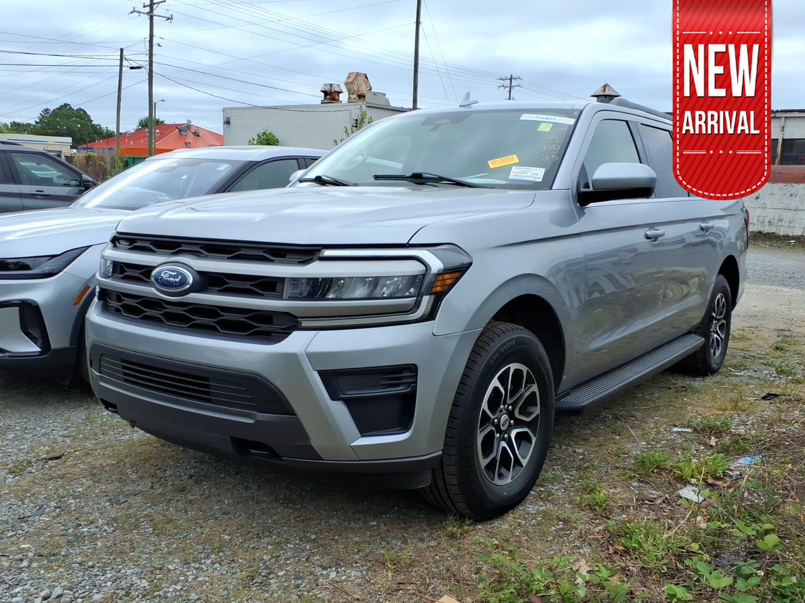 Iconic Silver Metallic 2023 Ford Expedition MAX XLT 4WD SUV / Crossover Four-Wheel Drive Automatic