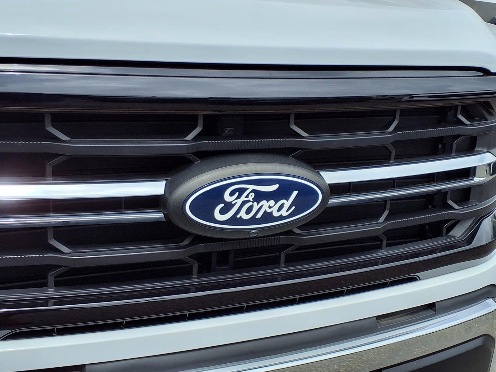 New 2024 OXFORD_WHITE Ford XLT image 14