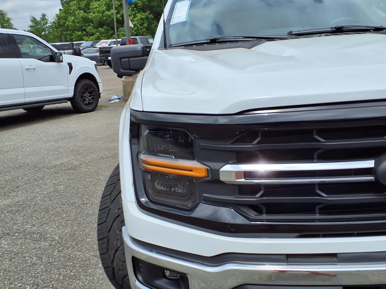 New 2024 OXFORD_WHITE Ford XLT image 15