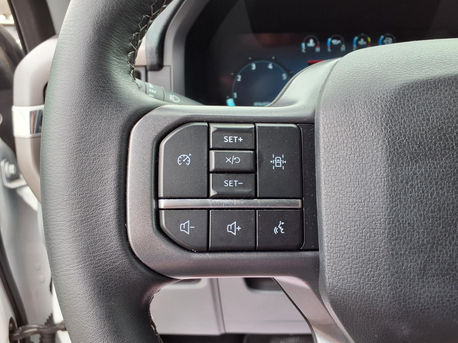 New 2024 OXFORD_WHITE Ford XLT image 27