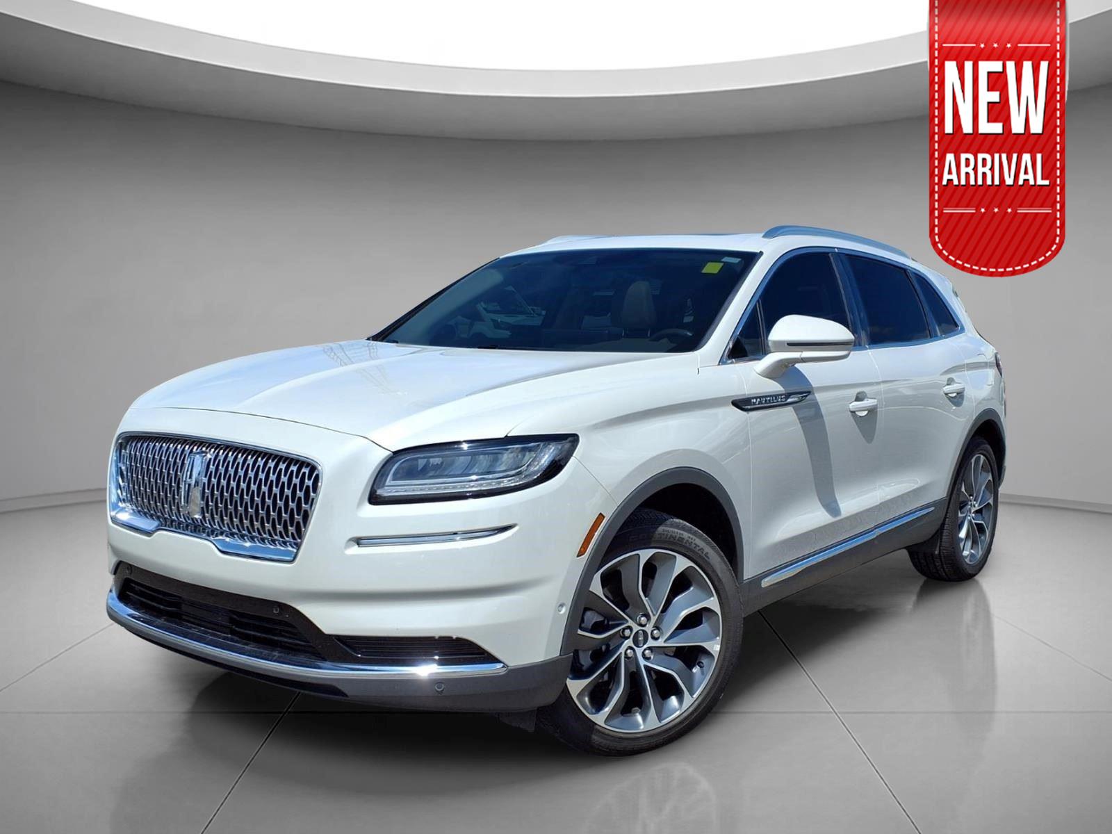 Ceramic Pearl Metallic Tinted Clearcoat 2023 Lincoln Nautilus Reserve FWD SUV / Crossover Front-Wheel Drive 8-Speed Automatic