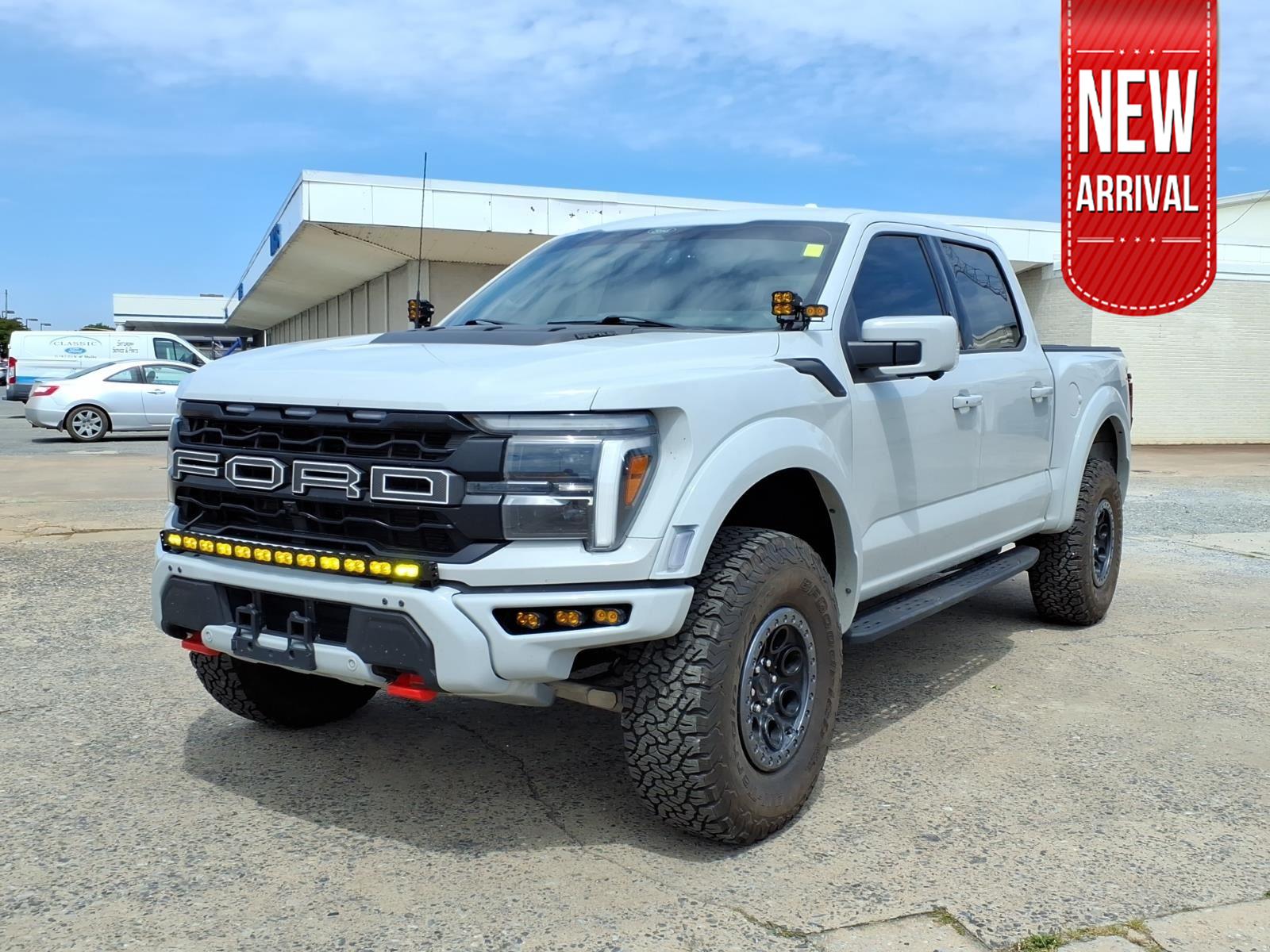 Avalanche 2024 Ford F-150 Raptor SuperCrew 4WD Pickup Truck Four-Wheel Drive Automatic