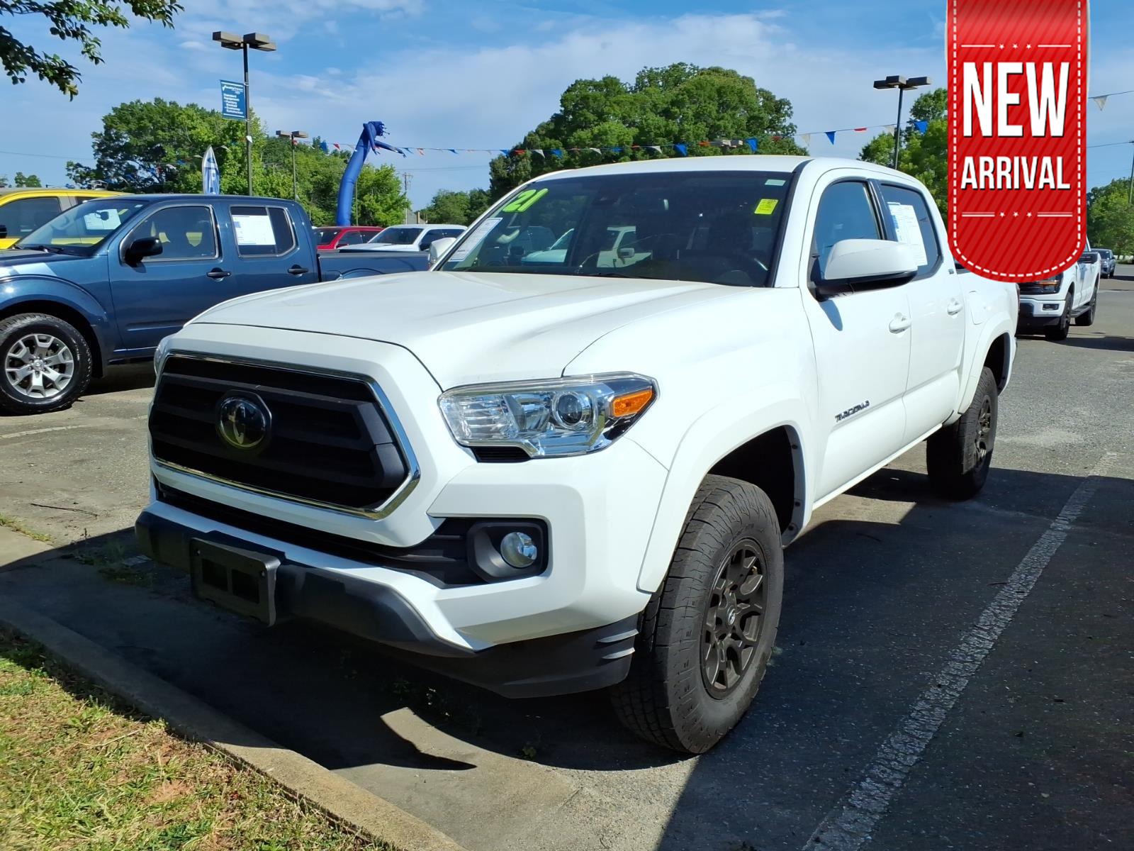 Super White 2021 Toyota Tacoma SR5 V6 Double Cab RWD Pickup Truck 4X2 Automatic