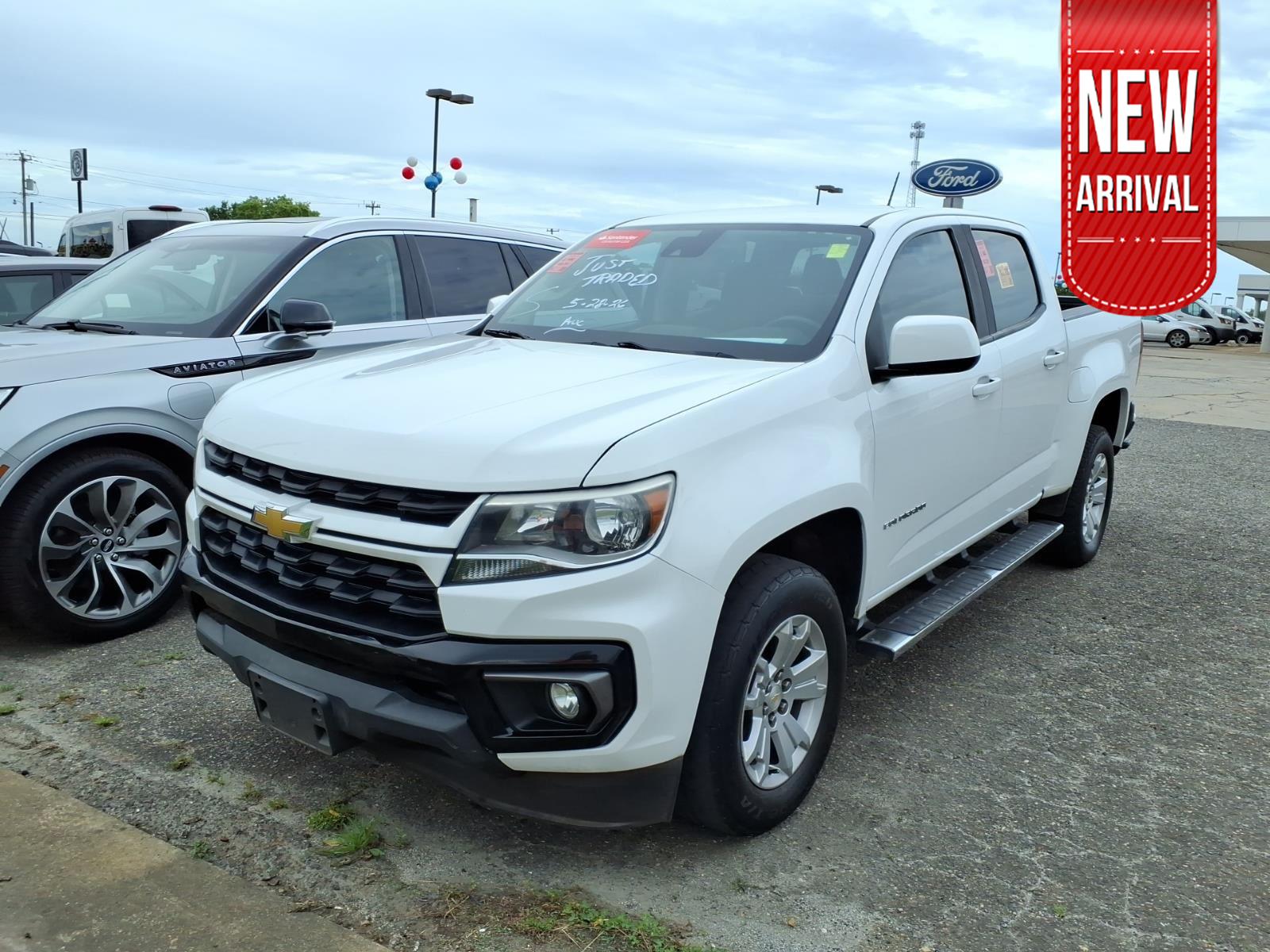 Summit White 2021 Chevrolet Colorado LT Crew Cab RWD Pickup Truck 4X2 8-Speed Automatic