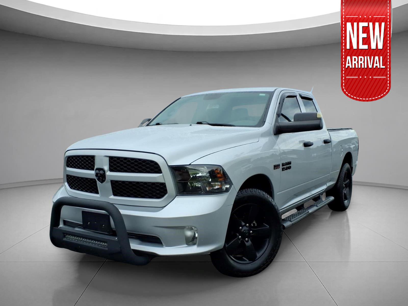 Bright Silver Metallic Clearcoat 2018 RAM 1500 Express Quad Cab 4WD Pickup Truck Four-Wheel Drive 8-Speed Automatic