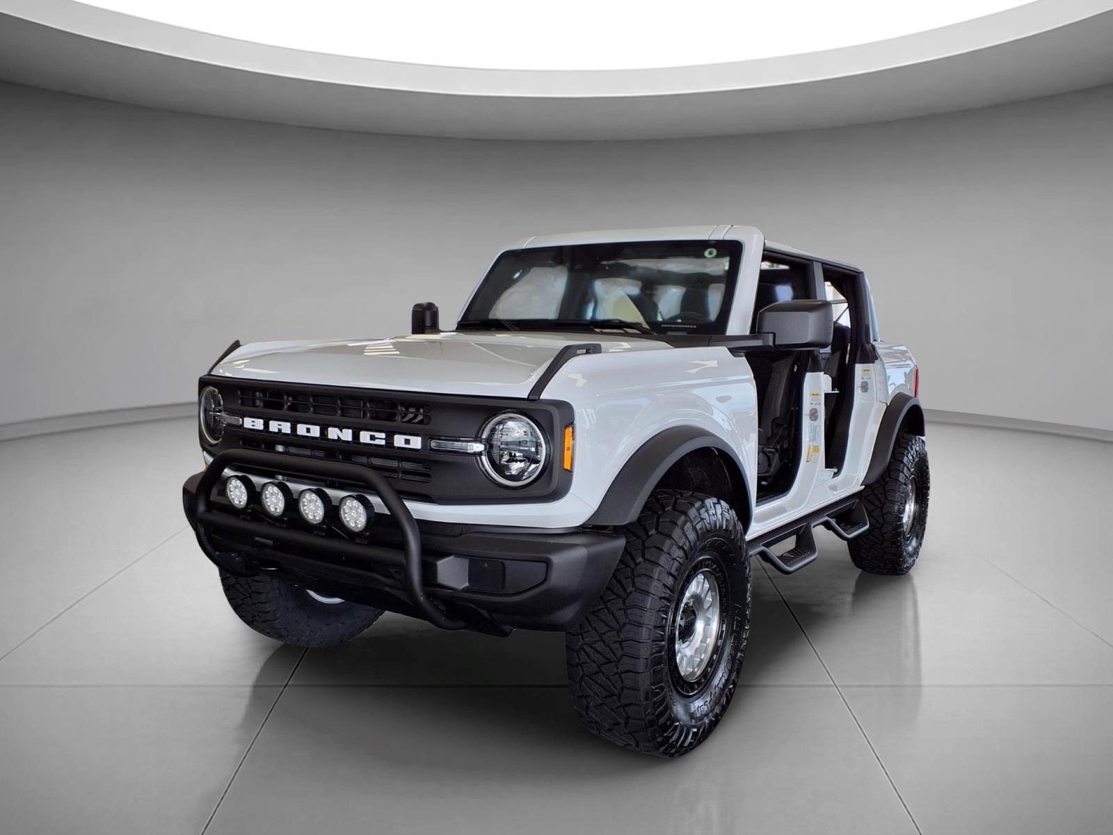 Oxford White 2026 Ford Bronco 4-Door 4WD SUV / Crossover Four-Wheel Drive 7-Speed Manual