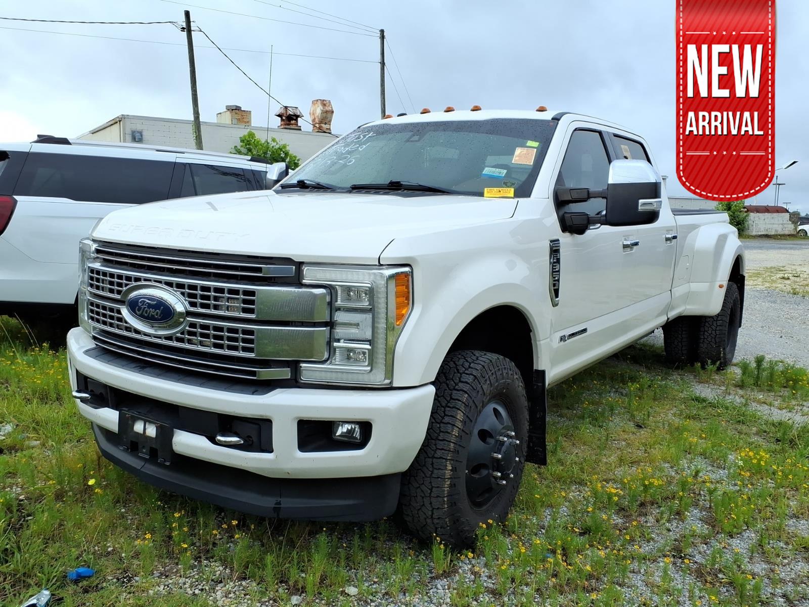 White Platinum Metallic Tri-Coat 2018 Ford F-350 Super Duty Pickup Truck Four-Wheel Drive 6-Speed Automatic