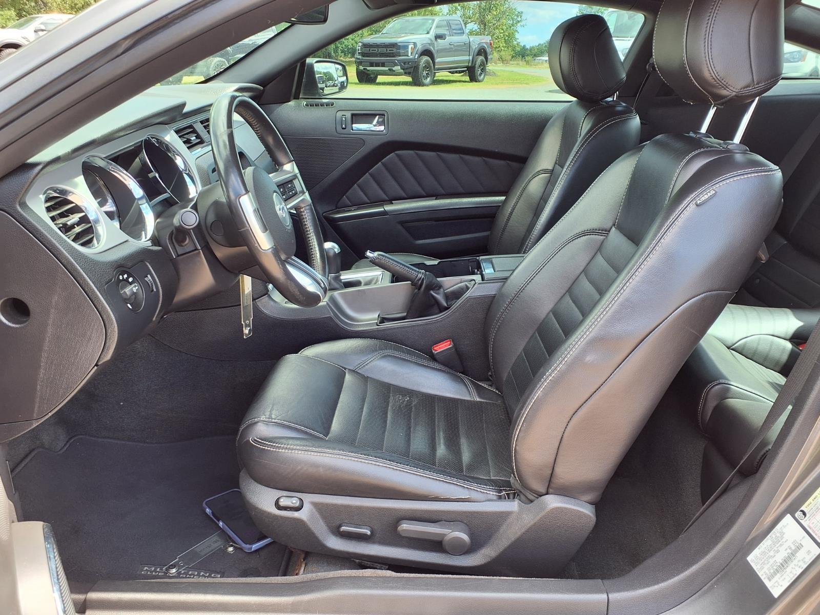 Used 2014 Sterling Gray Metallic Ford V6 Premium image 19