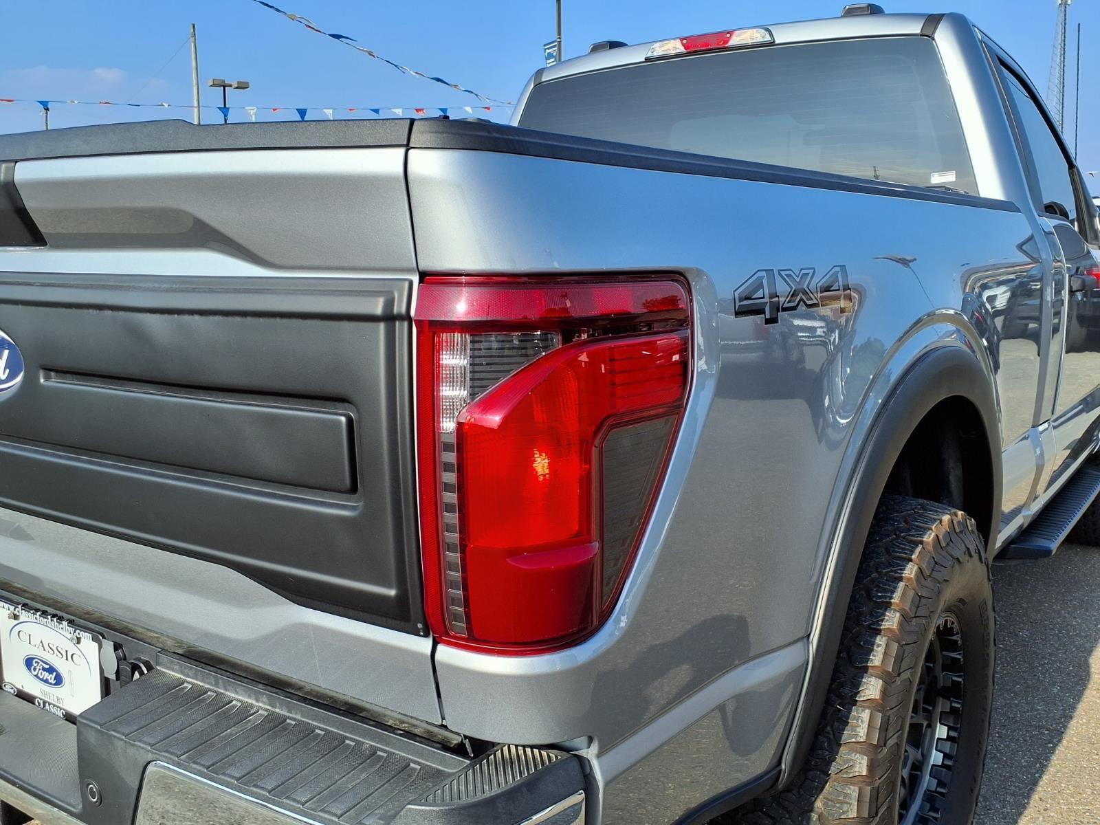 Used 2024 Iconic Silver Metallic Ford XL image 17