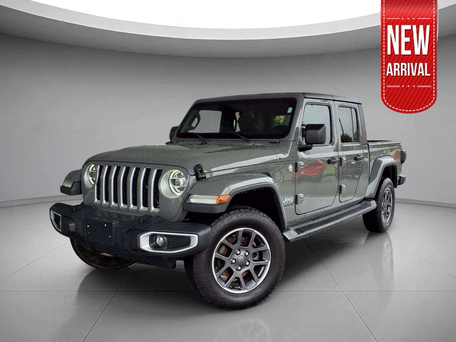Sting-Gray Clearcoat 2020 Jeep Gladiator Pickup Truck Four-Wheel Drive 6-Speed Manual