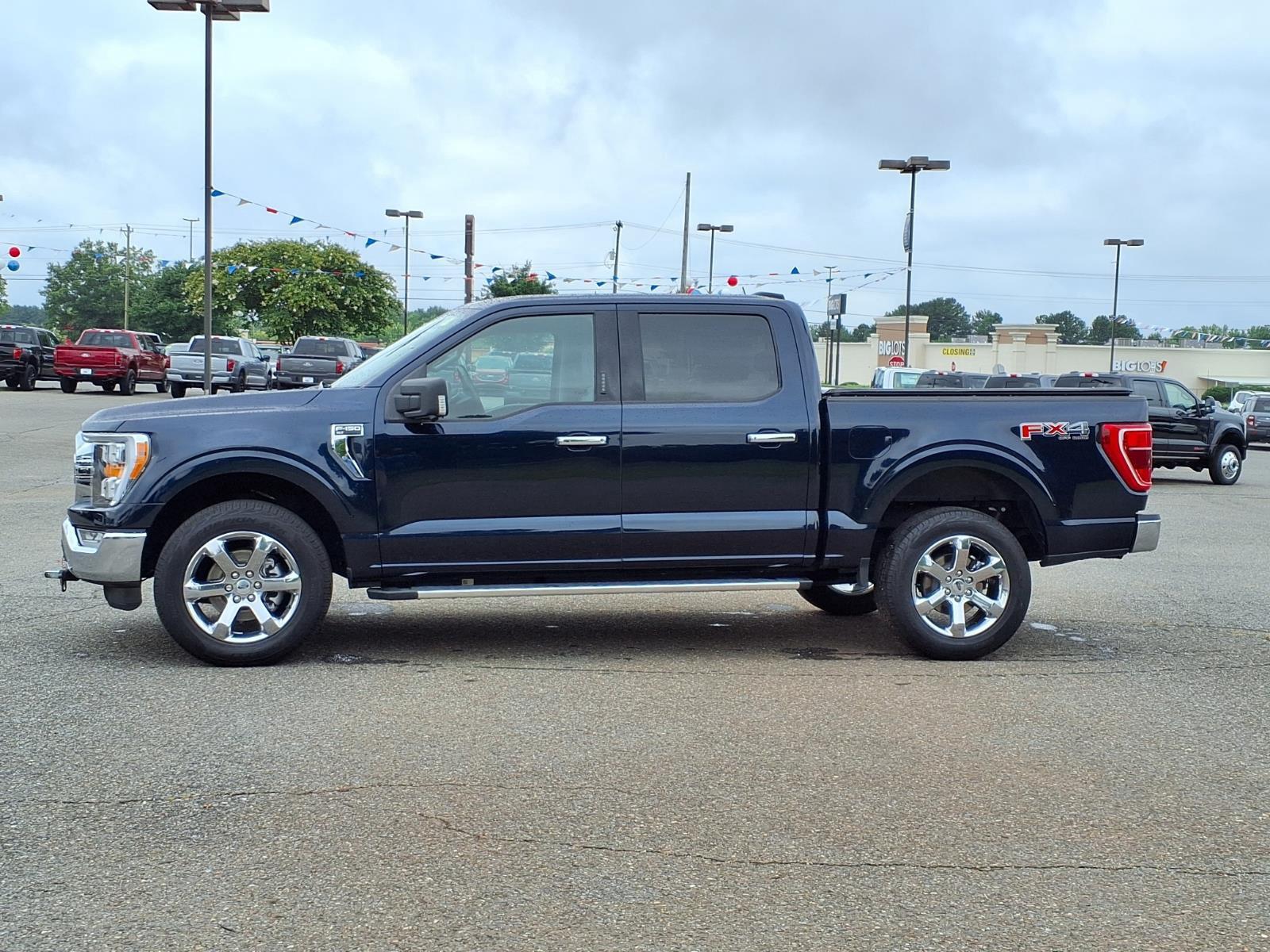 Used 2022 Antimatter Blue Metallic Ford XLT image 3