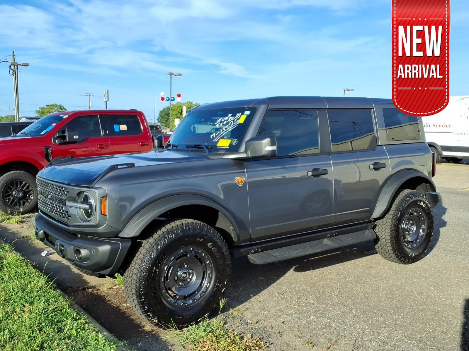 Carbonized Gray Metallic 2025 Ford Bronco SUV / Crossover Four-Wheel Drive 7-Speed Manual